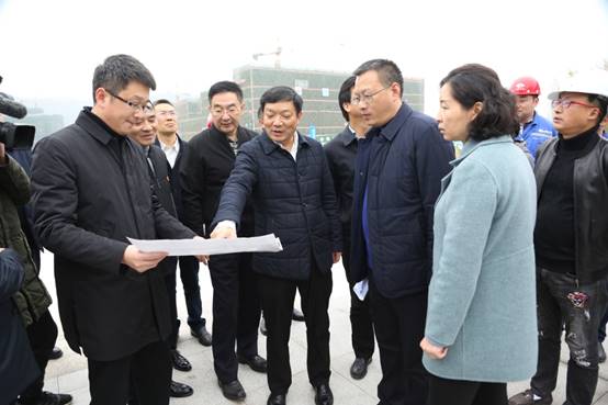 说明: G:\谢冰的文件夹\新闻稿件\2019年\11月份\杜市长调研临港校区\杜市长调研临港校区\MK6A5772.jpg