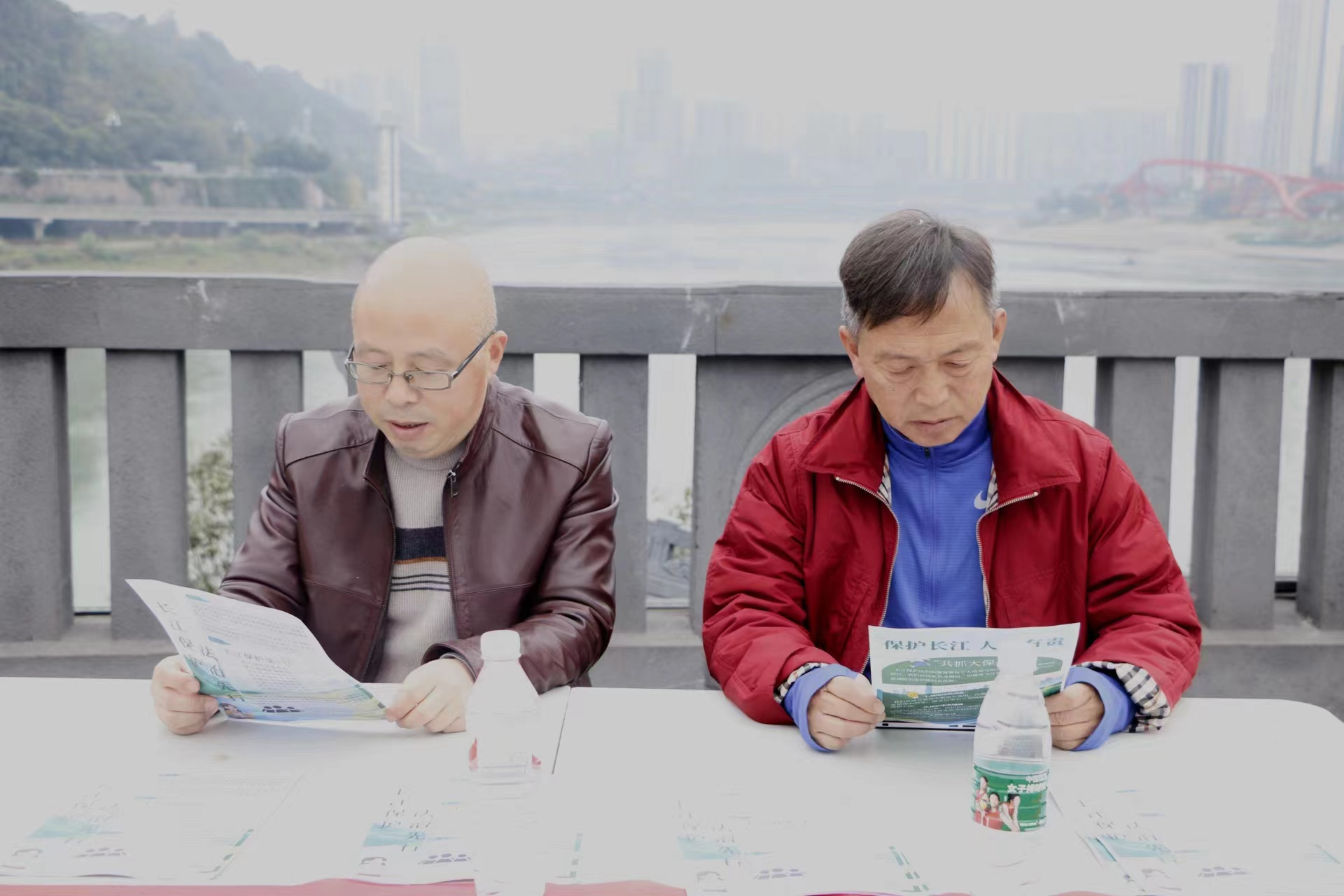 《长江保护法》宣传活动——民革宜宾学院支部在行动2.png 《长江保护法》宣传活动——民革宜宾学院支部在行动2.png