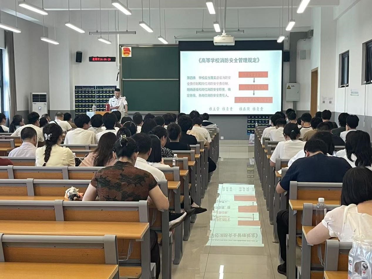 消防安全培训演练活动.jpg 消防安全培训演练活动.jpg