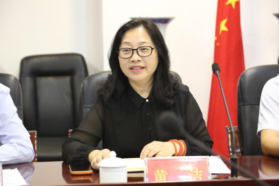 蔡乐才对黄洁副部长一行的到来表示热烈欢迎,感谢市委统战部对宜宾