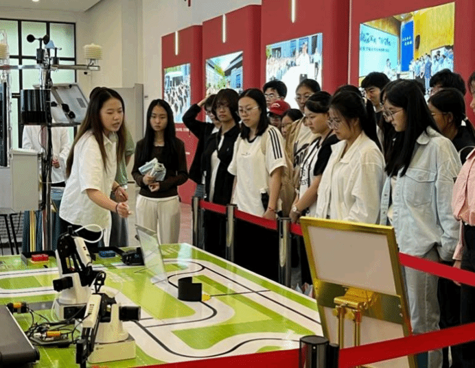 沿足迹3.png 沿足迹3.png