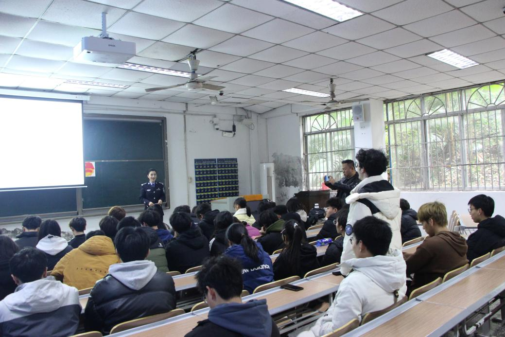 宜宾学院举办“智御诈骗”宣讲活动(1).doc_c4770c20-12ed-4830-9a0d-0958fc1ba81a_18db0e.png